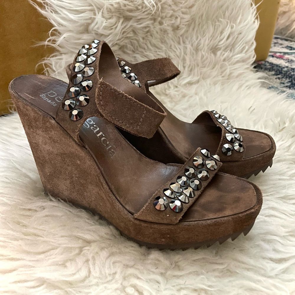 Pedro Garcia Fortuna Studded Wedge Sandals Taupe Suede 7.5